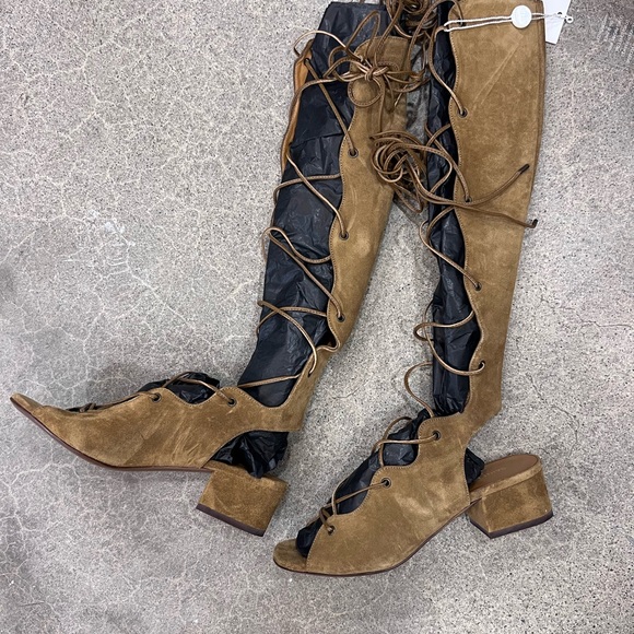 SAINT LAURENT BABIES KNEE HEIGHT GLADITATOR SANDALS - Picture 3 of 13